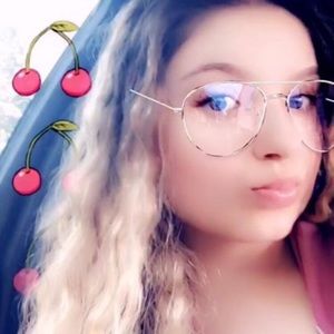 Meet your Posher, Tia